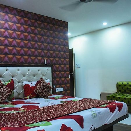 Hotel Dilip インドール エクステリア 写真