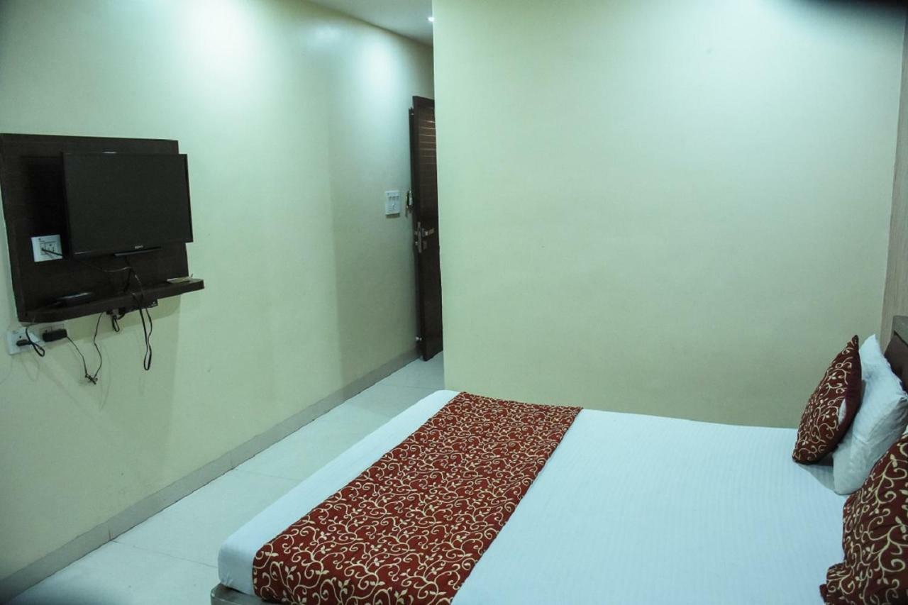 Hotel Dilip インドール エクステリア 写真