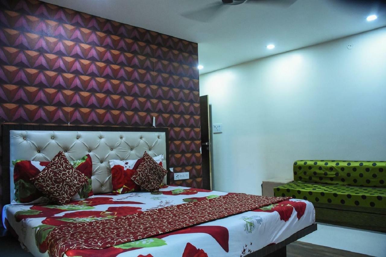 Hotel Dilip インドール エクステリア 写真