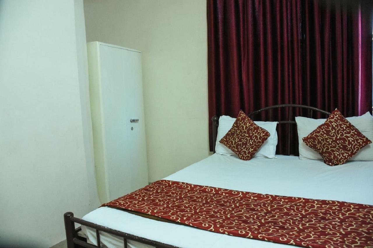 Hotel Dilip インドール エクステリア 写真