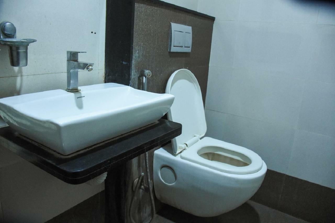 Hotel Dilip インドール エクステリア 写真
