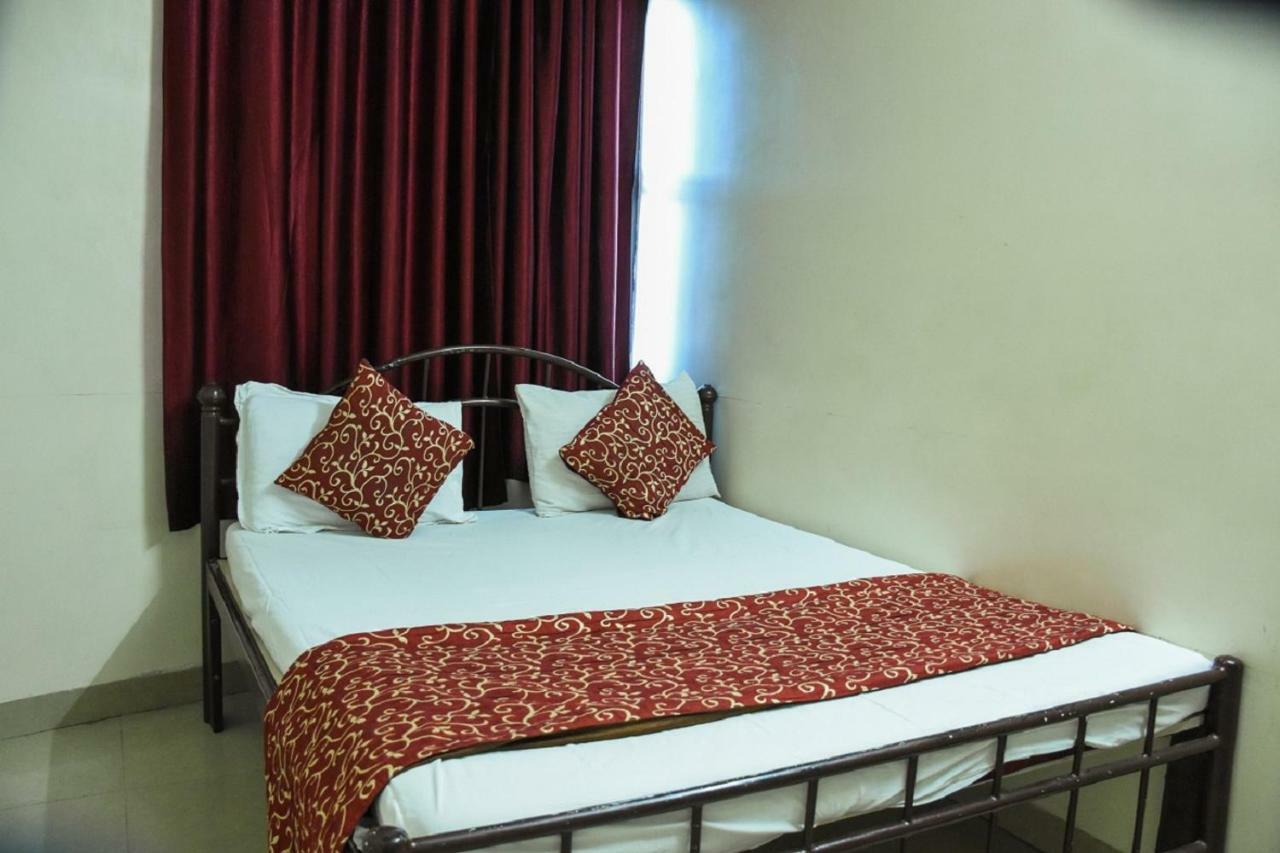 Hotel Dilip インドール エクステリア 写真