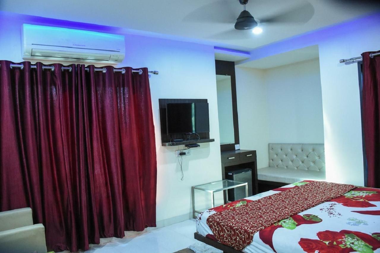 Hotel Dilip インドール エクステリア 写真